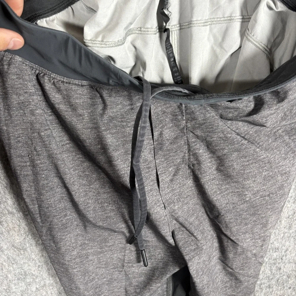 Lululemon Shorts Men's Medium 9
